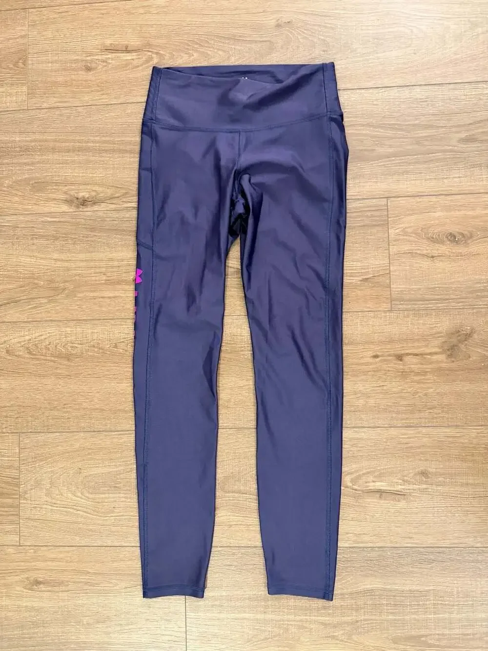 Under Armour Women's Armour Branded HeatGear High-Waist Ankle Leggings in Purple